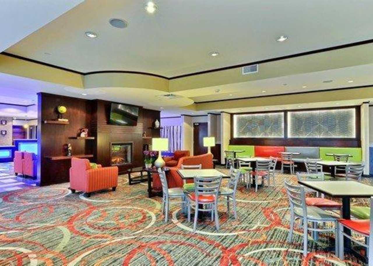 Comfort Suites Uniontown Buitenkant foto