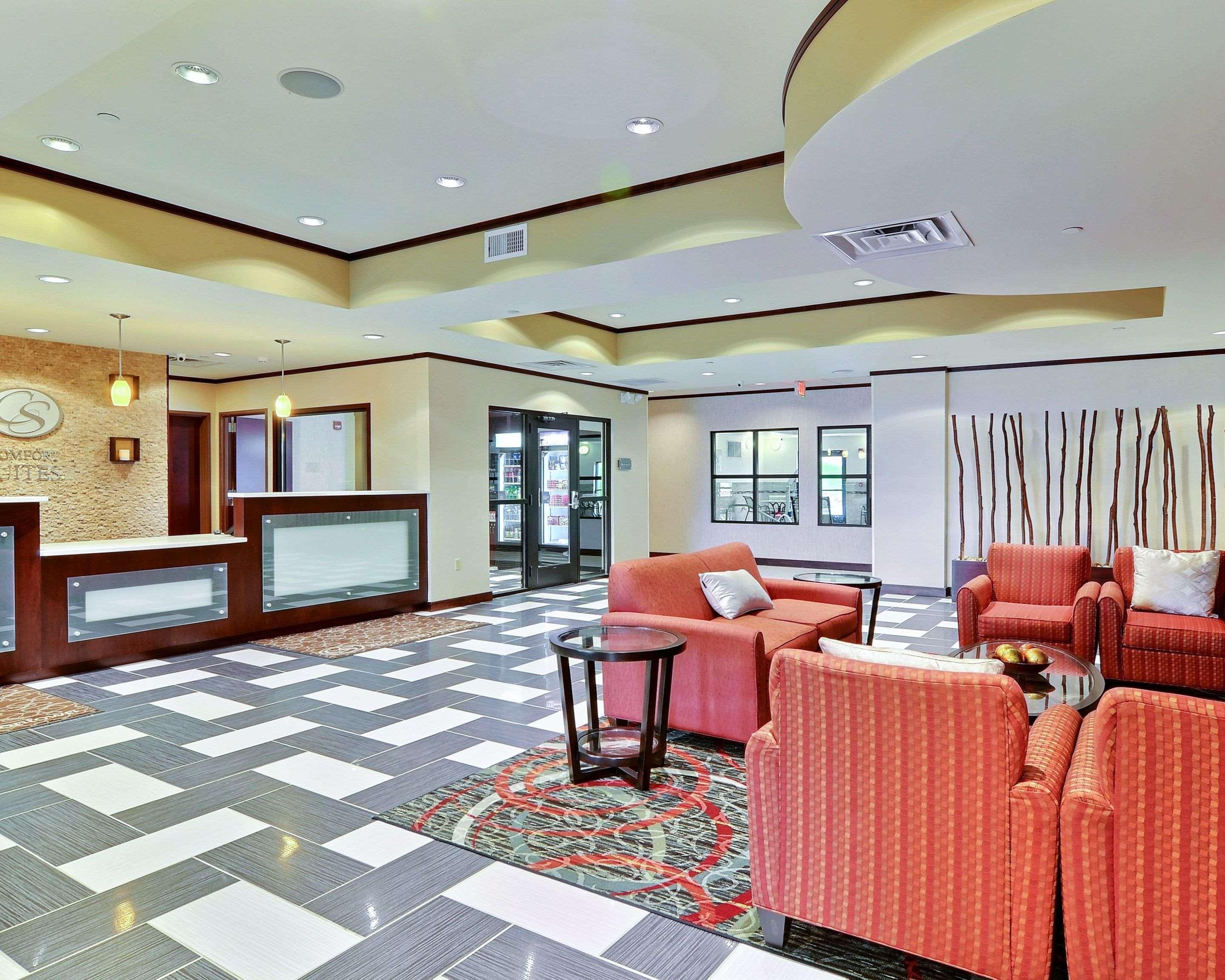 Comfort Suites Uniontown Buitenkant foto