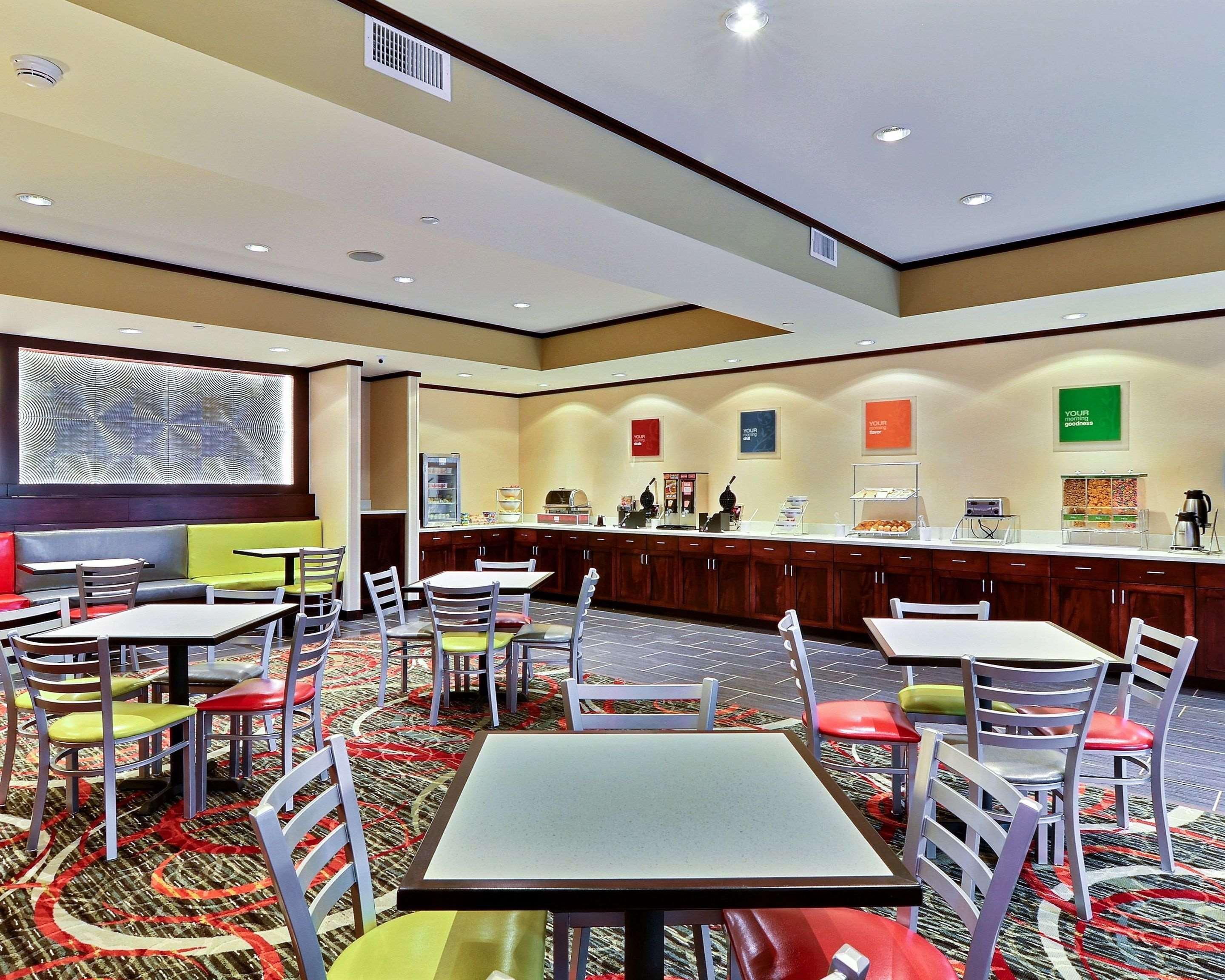 Comfort Suites Uniontown Buitenkant foto