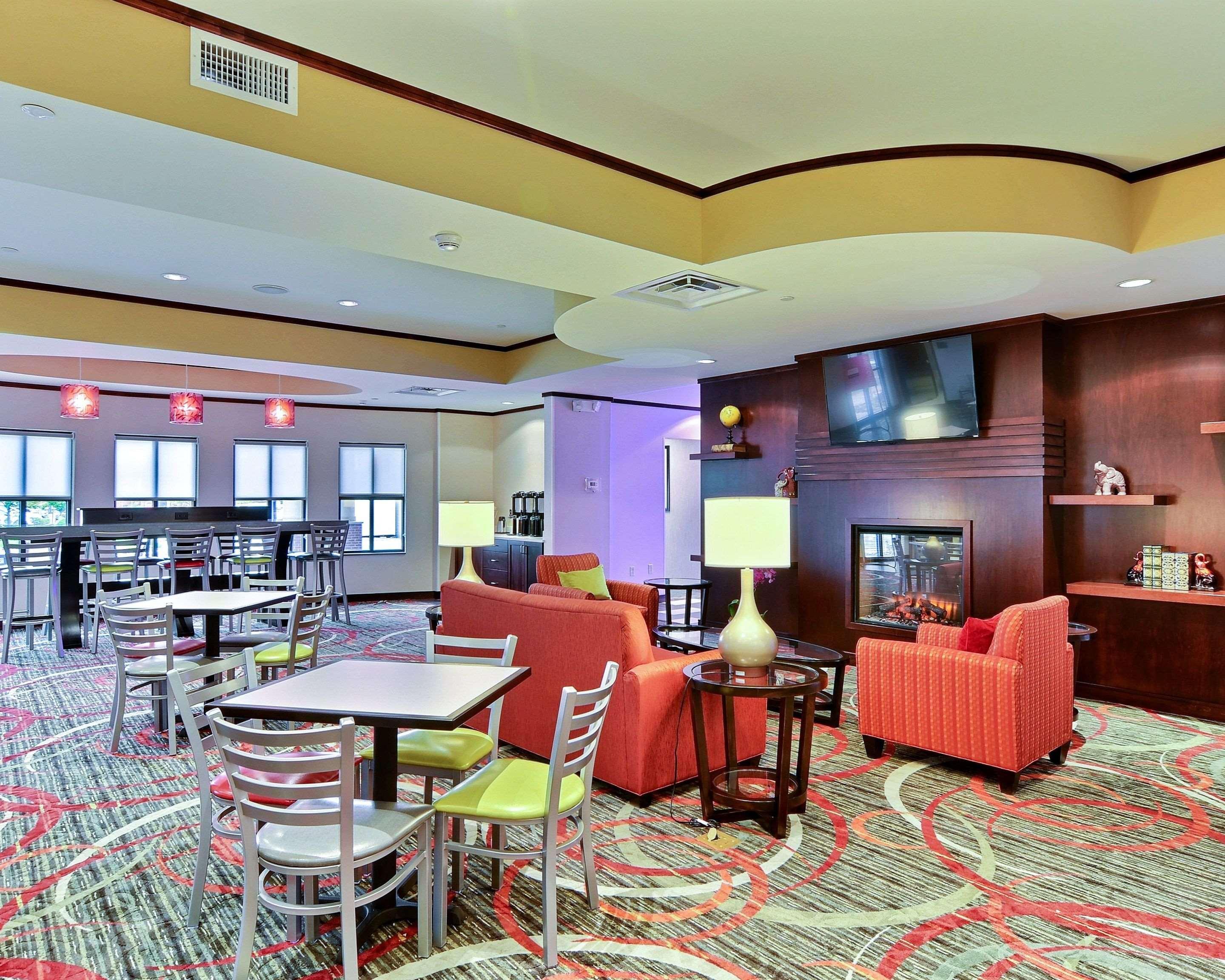 Comfort Suites Uniontown Buitenkant foto