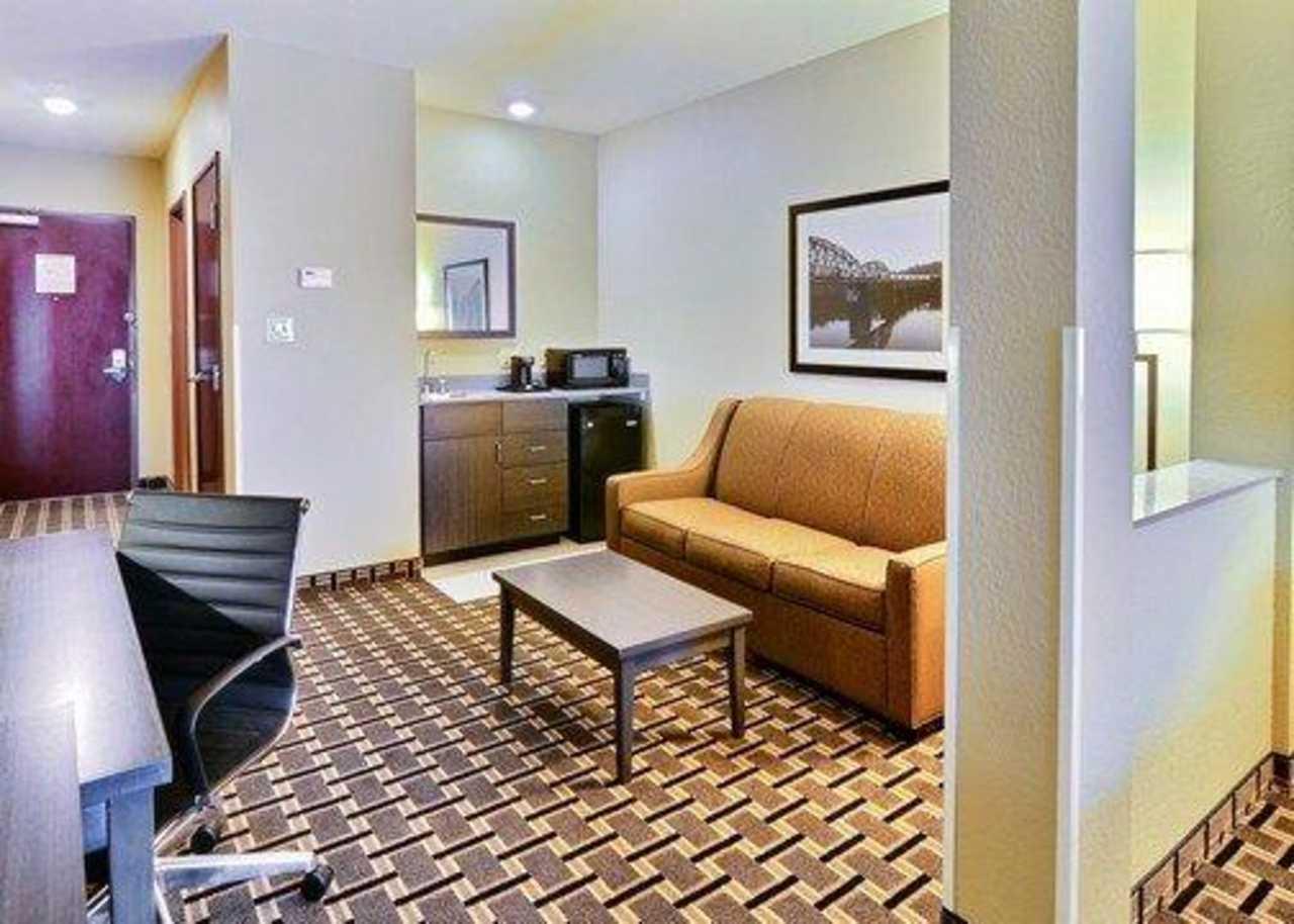 Comfort Suites Uniontown Buitenkant foto
