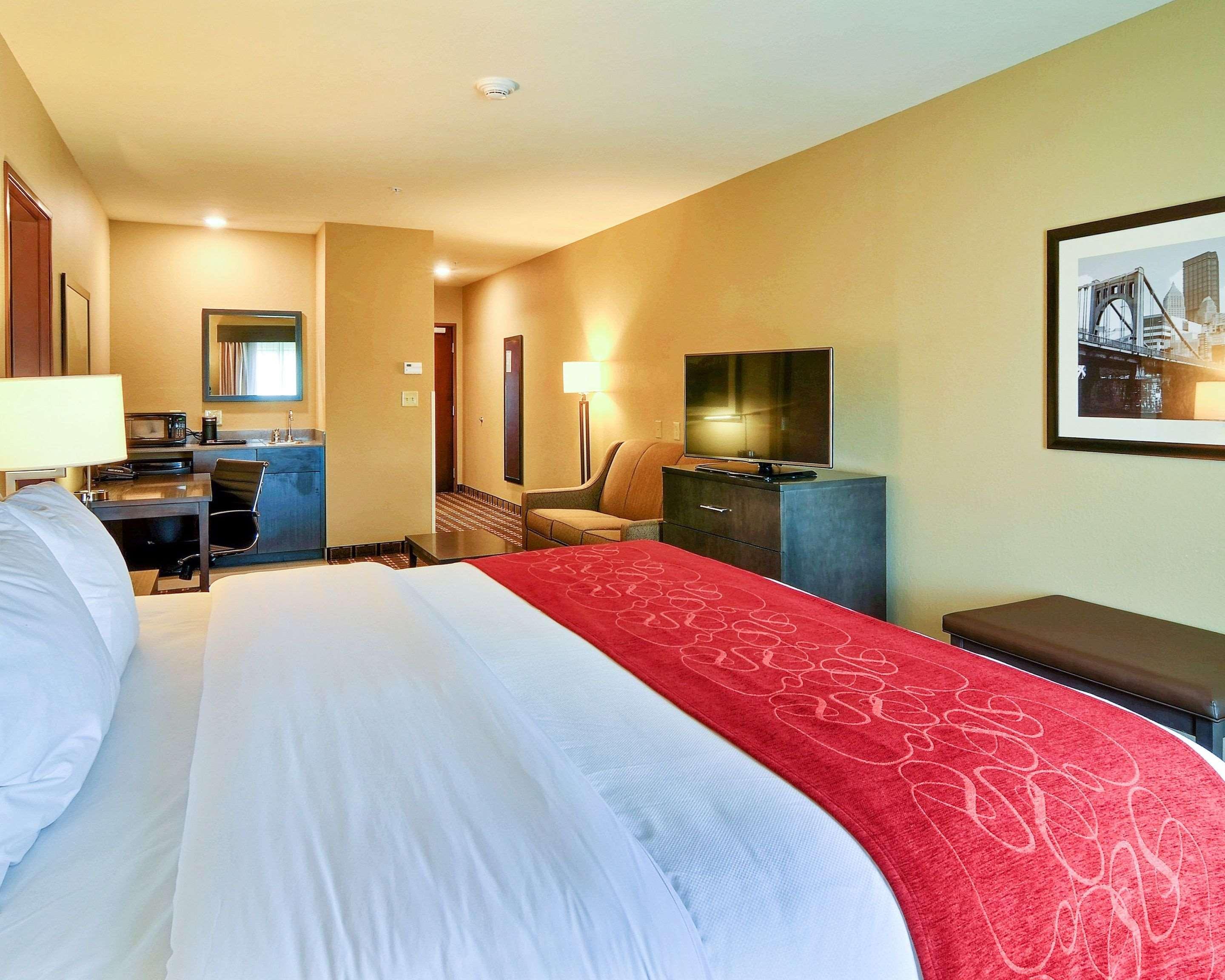 Comfort Suites Uniontown Buitenkant foto