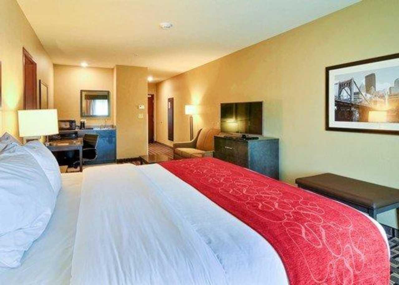 Comfort Suites Uniontown Buitenkant foto