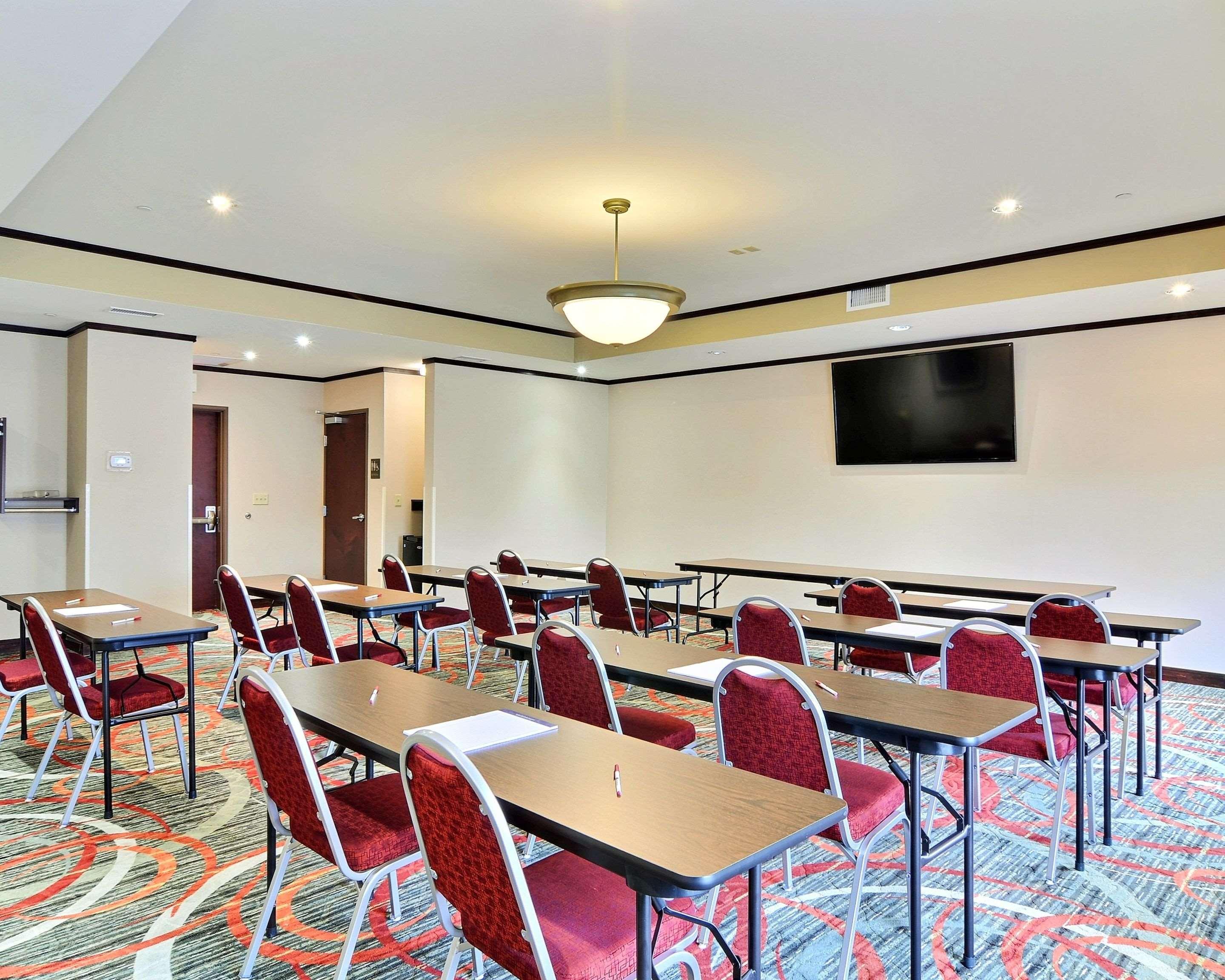 Comfort Suites Uniontown Buitenkant foto